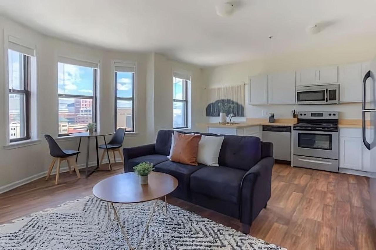 Perfect 1Br In Prime Location & View Of Stadiums Detroit Bagian luar foto